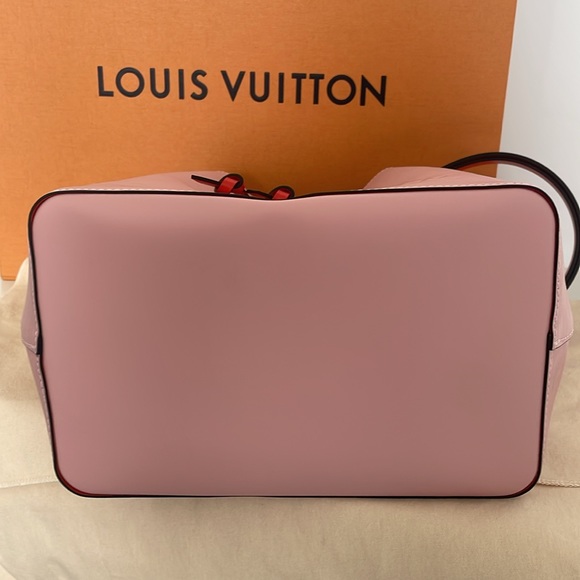 Authentic Louis Vuitton Epi Neo Neo Pink Leather Handbag - Picture 3 of 11